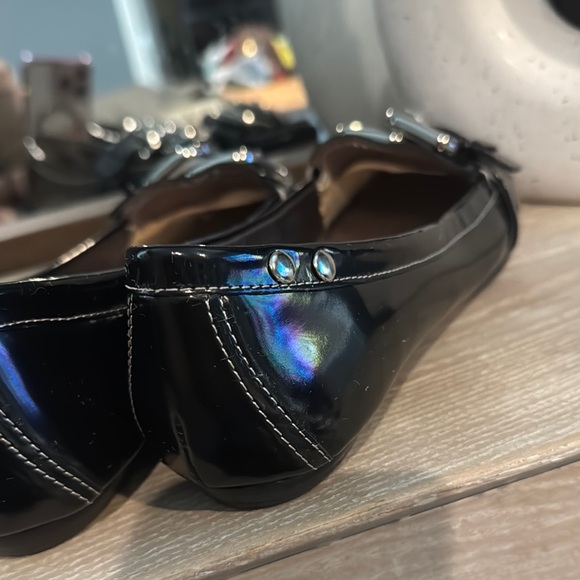 Ruby & Bloom Black Patent Leather Flats - Picture 5 of 8